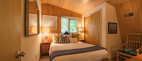 4 bedrooms, WiFi, bed sheets