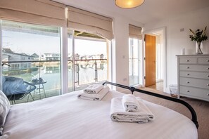 4 quartos, ferros/tábuas de passar roupa, Wi-Fi de cortesia