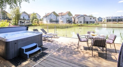 Howells Mere 27, Crane Lodge