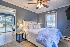 3 dormitorios, escritorio, tabla de planchar con plancha y cuna de viaje