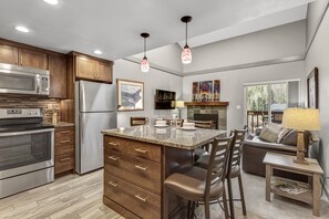 電子レンジ、オーブン、コンロ、食器洗い機