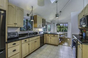 Fridge, microwave, oven, stovetop - Mountain and Waterfall Views (Princeville)