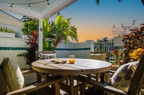 تناول الطعام بالخارج