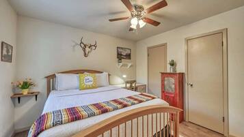 4 habitaciones, tabla de planchar con plancha y cuna de viaje