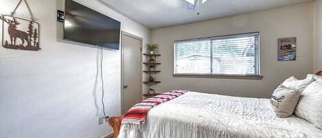4 chambres, fer et planche à repasser, lit parapluie, Wi-Fi gratuit