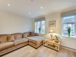 Living area - Market Square is a cosy, well-equipped holiday home. (Grassington)