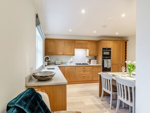 Dishwasher - Market Square is a cosy, well-equipped holiday home. (Grassington)