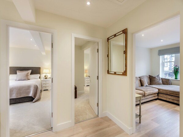 2 bedrooms, free WiFi, bed sheets - Market Square is a cosy, well-equipped holiday home. (Grassington)