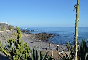 Una playa cerca