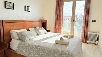 2 chambres, fer et planche Ă repasser, Wi-Fi, draps fournis