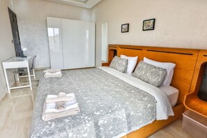 2 bedrooms, iron/ironing board, WiFi, bed sheets