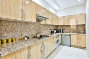 Fridge, microwave, oven, dishwasher