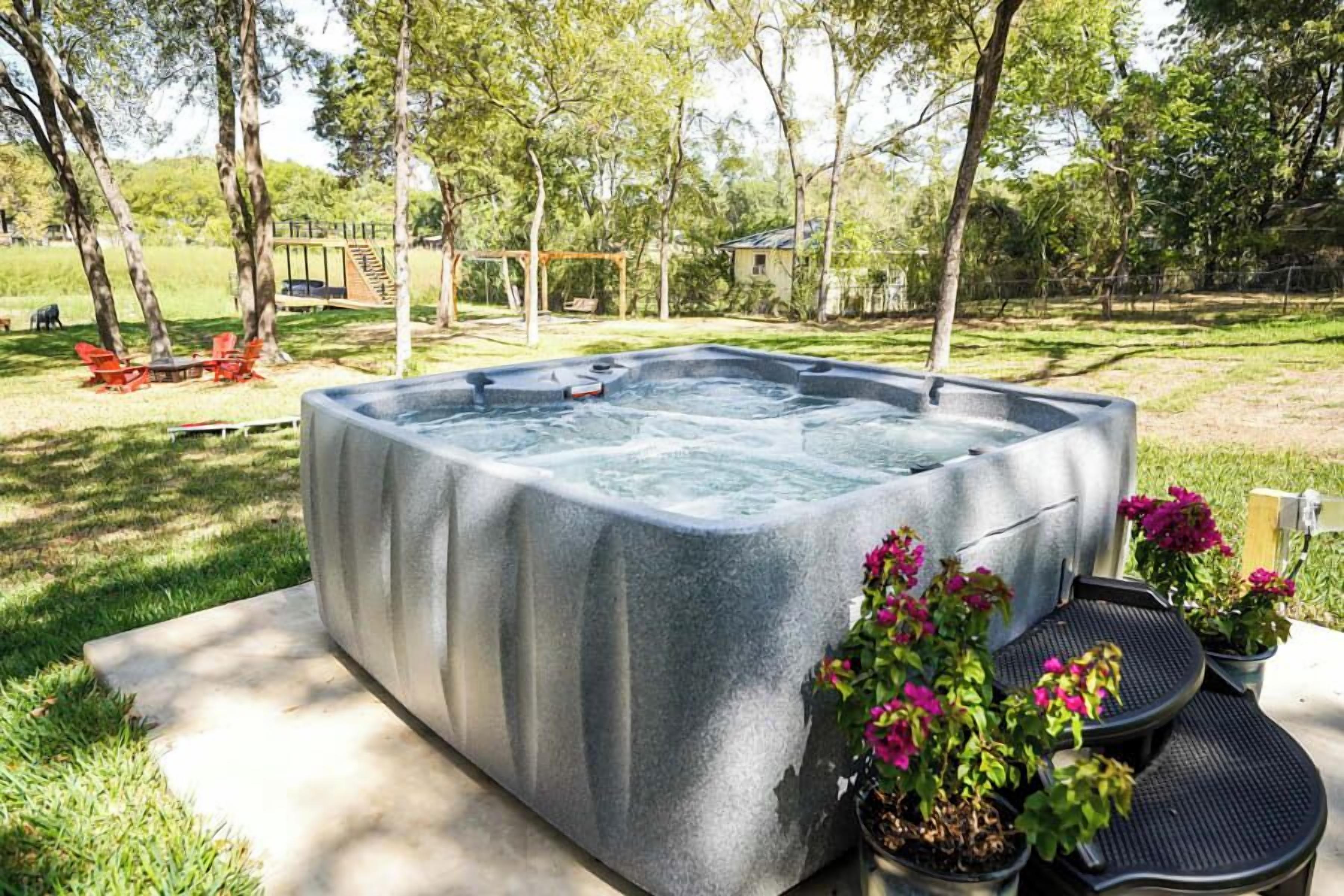 Outdoor spa tub