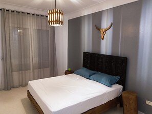 2 bedrooms, travel cot, free WiFi, bed sheets