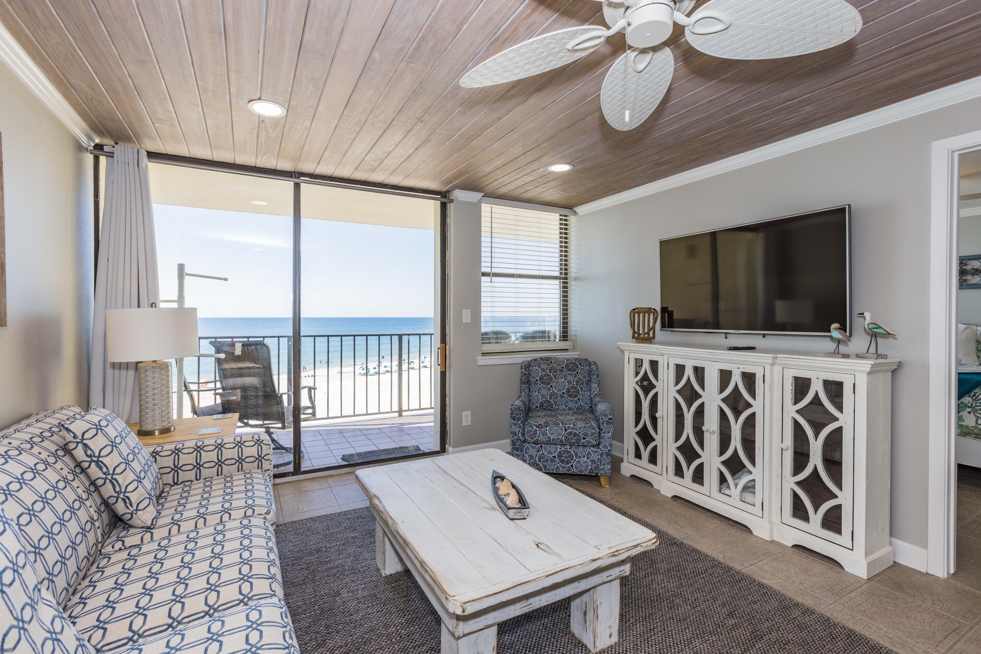 Gulf House 402- Beautiful Gulf View, $50 Gas Card For Stays In Aug & Sept.