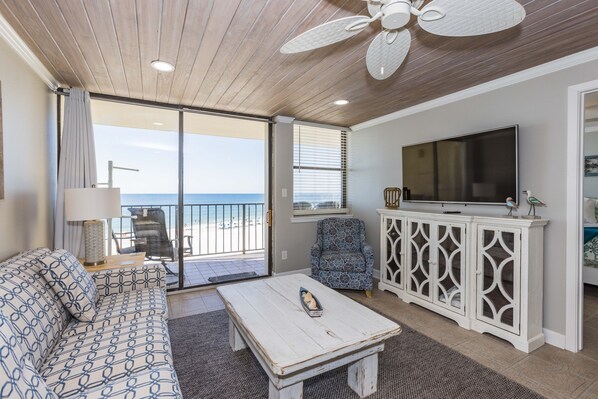 Una Smart TV, un reproductor de DVD