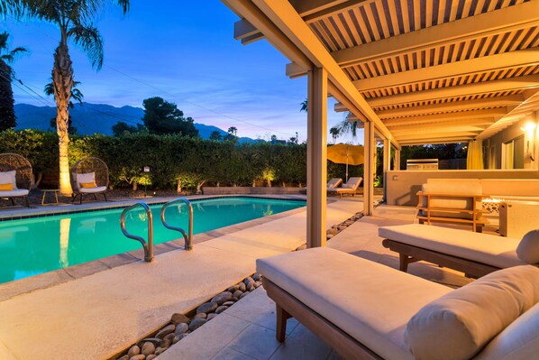 Outdoor pool, a heated pool