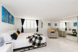 3 多间卧室、免费 WiFi、床单