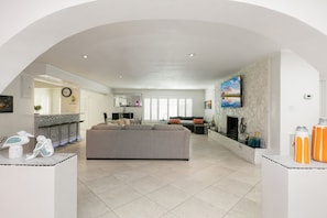 智能电视、乒乓球