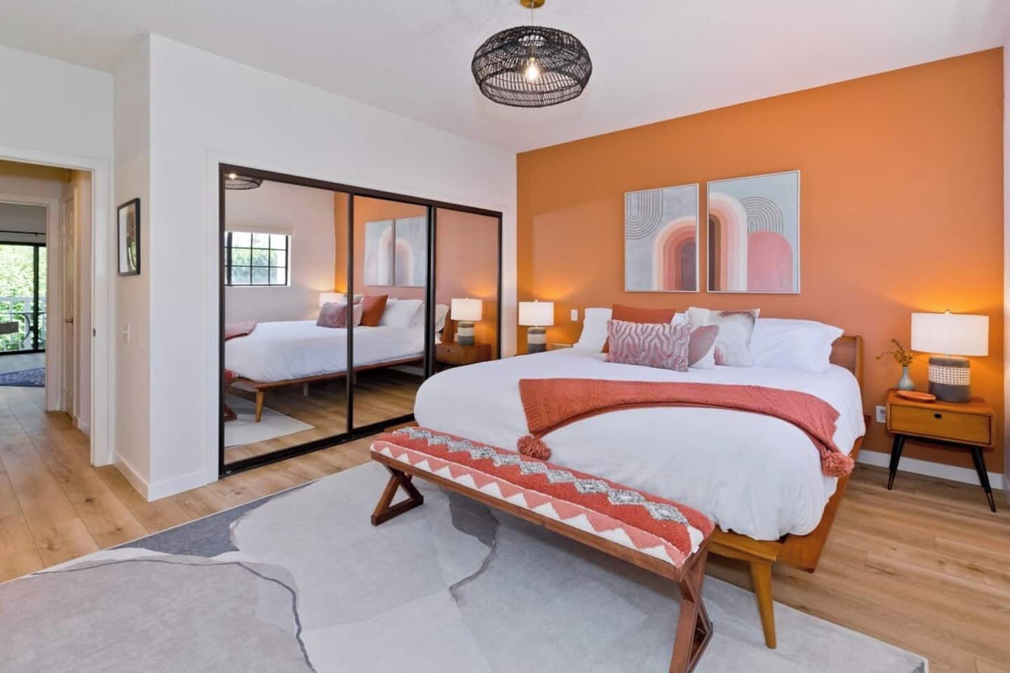 3 Schlafzimmer, Schreibtisch, Bügeleisen/Bügelbrett, Reisekinderbett