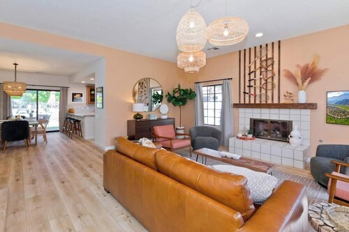 Laid-back luxury in La Quinta -  3 BR  Tennis, Pickle ball, Pool