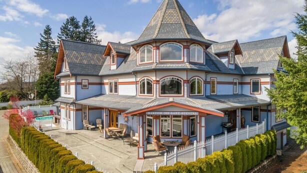 Front of property - The Mansion Inn (Lake Stevens)