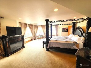 Doppia Presidenziale, 1 letto king, idromassaggio, vista lago | Wi-Fi gratuito, lenzuola