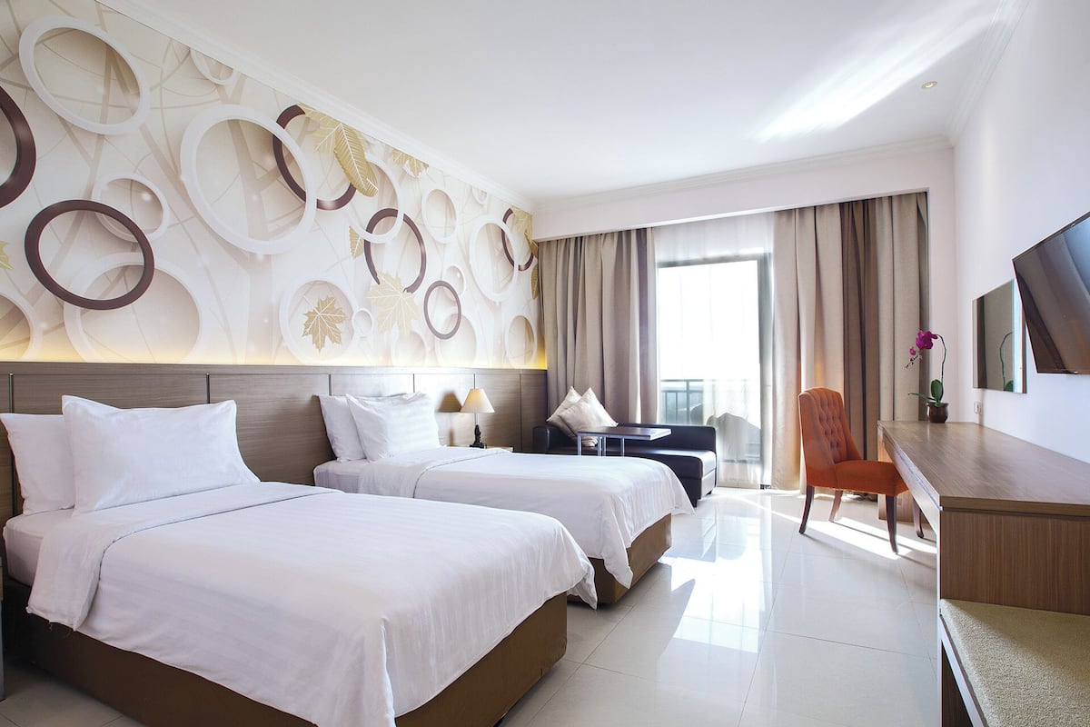 Escrivaninha, espaço de trabalho para notebook, quartos à prova de som