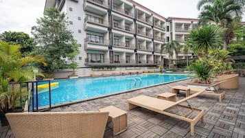 Deluxe Room, Pool View | Balcony view