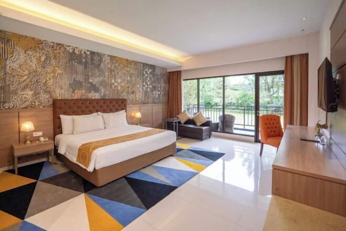 Escritorio, espacio para trabajar con laptop y insonorización