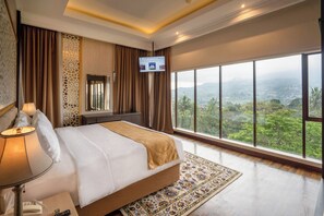 Habitación, 1 cama King size | Escritorio, espacio para trabajar con laptop y insonorización 