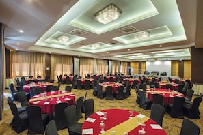 Ballroom - The Green Peak, ARTOTEL Curated (Megamendung)