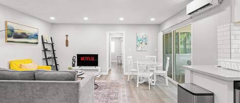 Fernseher, Netflix, Streaming-Dienste