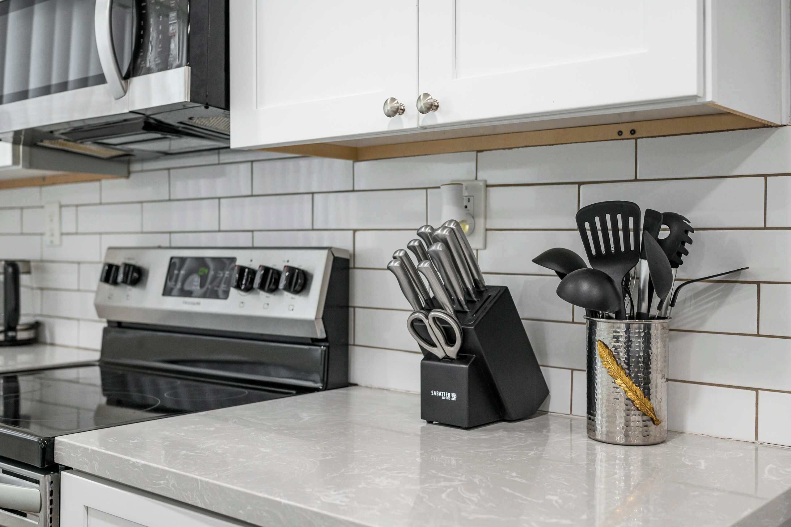 冰箱、微波炉、烤箱、炉灶