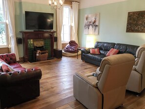 Living area - 5 bedroom accommodation in Annan (Annan)