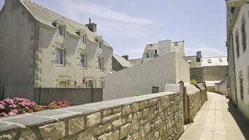 Enceinte de lâhĂ©bergement