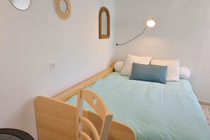 1 bedroom, desk, free WiFi, bed sheets - Studio DUNE in gite ile de Sein (Île-de-Sein)