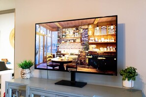 Interior - Hammock Suite with Infinity Pool (Houston)