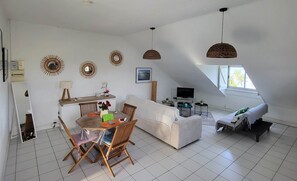 TV - 3-star one-bedroom apartment 100m from Trou d'Eau beach, Saline-les-Bains, Reunion Island (Saline- les- Bains)