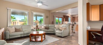 SUN CITY GRAND REMODELED 2 KING BEDS, W/ LARGE PRIVATE YARD, PATIO MISTERS!