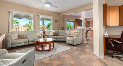 SUN CITY GRAND REMODELED 2 KING BEDS, W/ LARGE PRIVATE YARD, PATIO MISTERS!