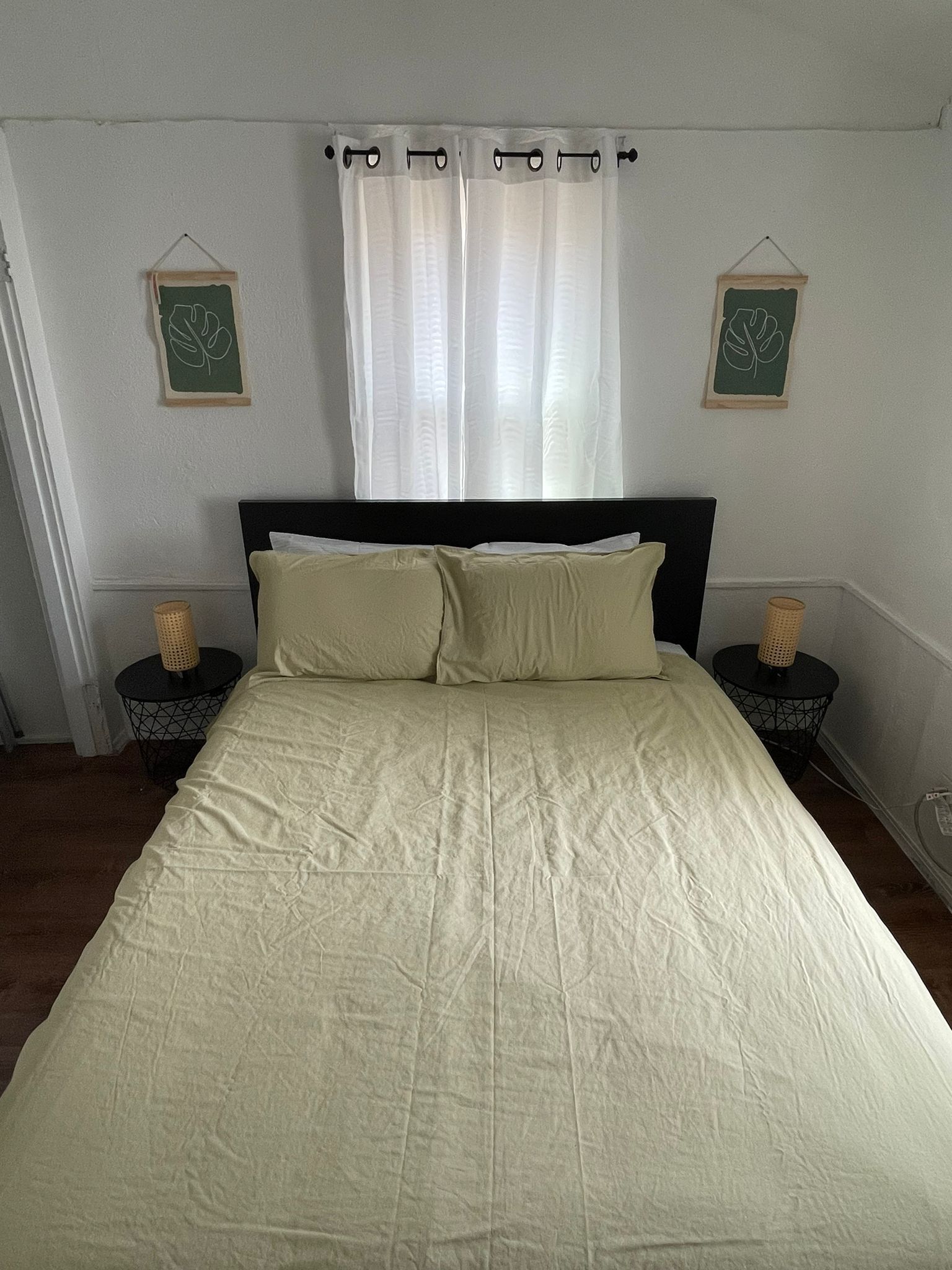 1 habitación, tabla de planchar con plancha, wifi y ropa de cama 