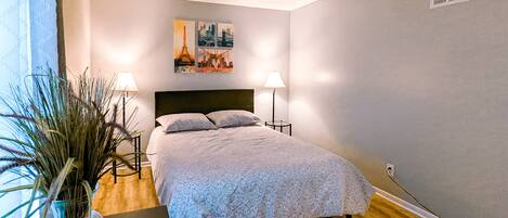 3 bedrooms, iron/ironing board, free WiFi, bed sheets