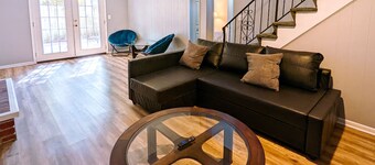 Comfortable and elegant 3BDR duplex, unit # 5