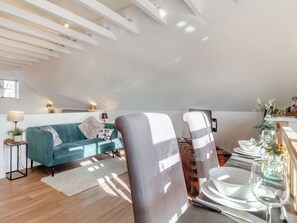 Interior - Heritage Triangle Apartment (Diss)