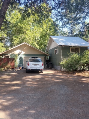 Property grounds - We have Cabins w/kitchenettes & RV spaces with full hookups! (Happy Camp)
