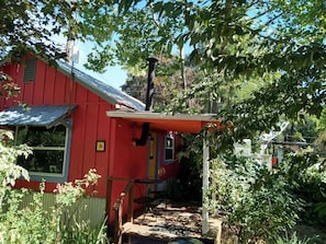 Property grounds - We have Cabins w/kitchenettes & RV spaces with full hookups! (Happy Camp)