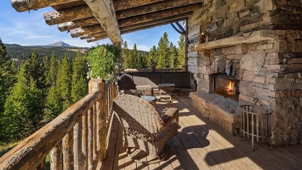 Property grounds - Stunning 5 Bedroom Big Sky Home on 20 Acres (Big Sky)