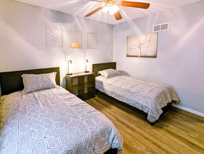 3 chambres, fer et planche Ă repasser, Wi-Fi, draps fournis