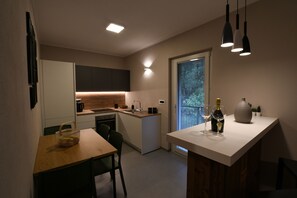 Réfrigérateur, four, plaque de cuisson, lave-vaisselle